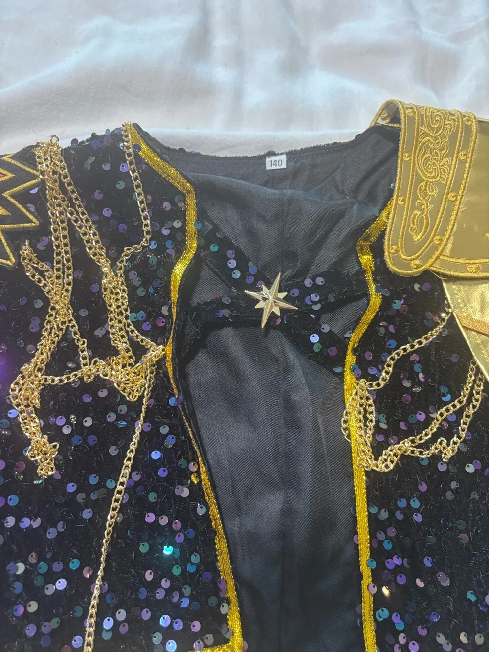 KPOP DEMON HUNTRX deluxe RUMI golden Sequin Cropped Jacket & White Crop Top Set - Picture 4 of 12
